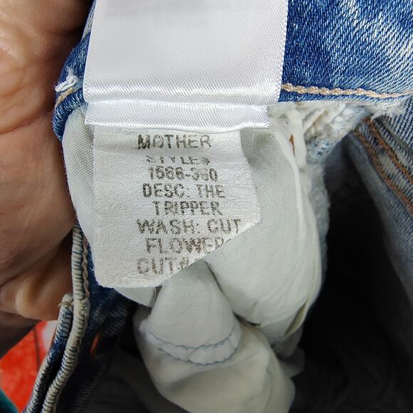 MOTHER The Tripper Jeans Cut Flowers Blue Distressed Denim Size 26 - Picture 15 of 16
